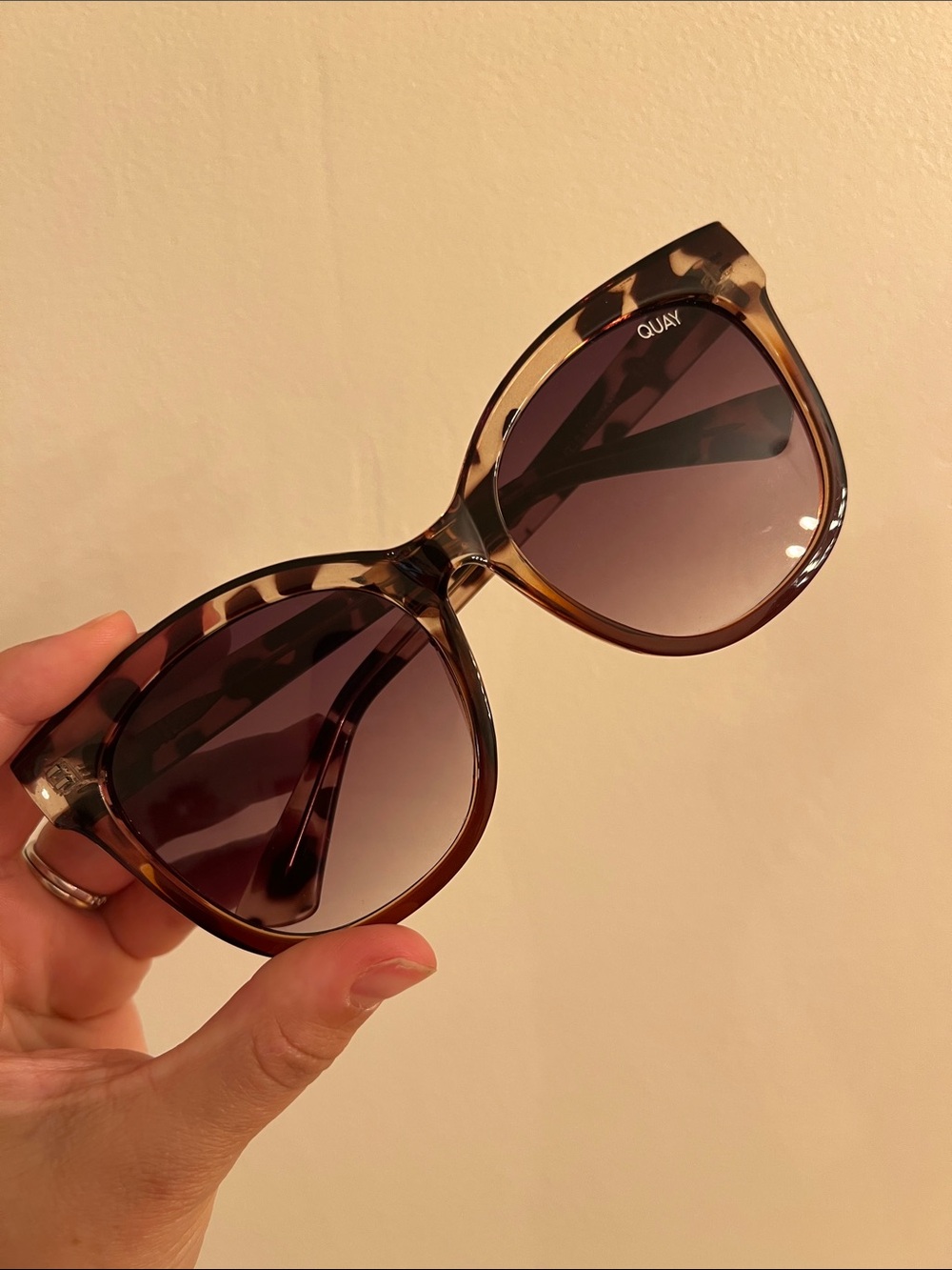 QUAY • It’s My Way brown tortoise gradient cat eye sunglasses - Picture 2 of 4
